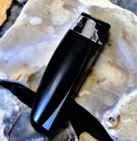 Feuerzeug Gas Metall Feuerzeuge Lighter neue Design Serie in Schwarz