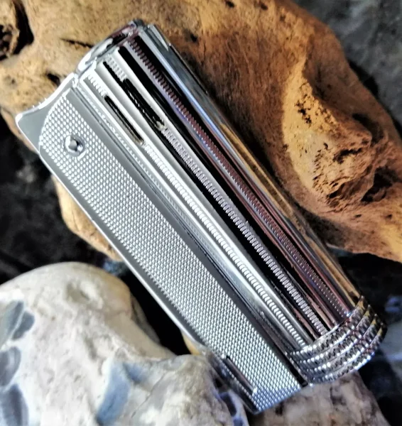Feuerzeug Gas Feuerzeuge Lighter Farbton edles Silber neue Retro Design Serie
